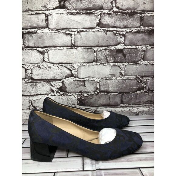 Karl Lagerfeld PARIS Charee Navy Black Floral Fabric Block Heels Women Sz 8M US - Picture 3 of 16